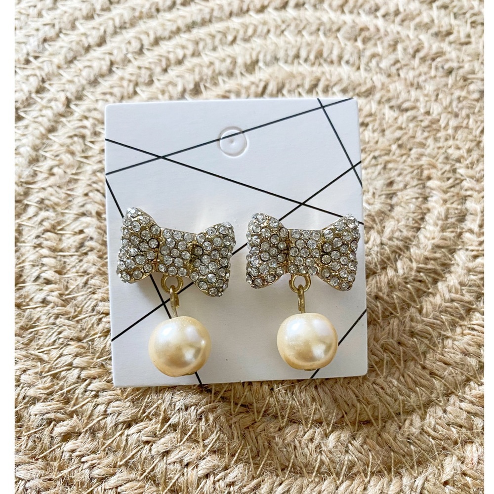 Bow with Pearl Earrings